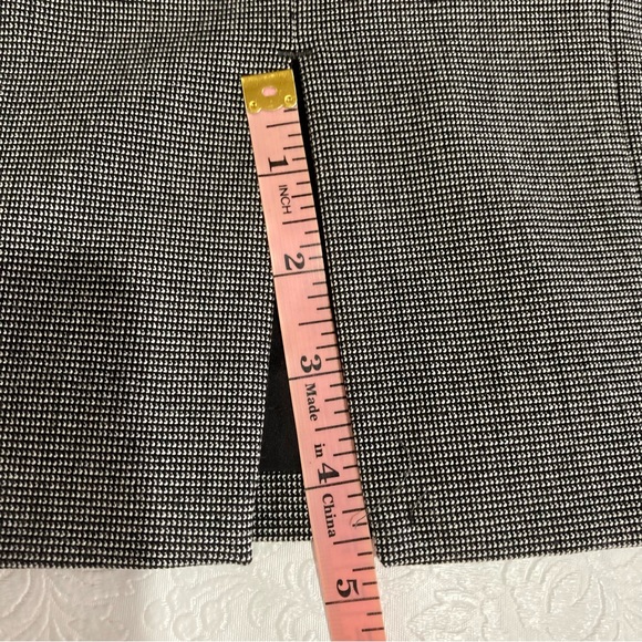 EXPRESS DESIGN STUDIO BLACK AND WHITE DRESS SKIRT SIZE 2 - Picture 9 of 12